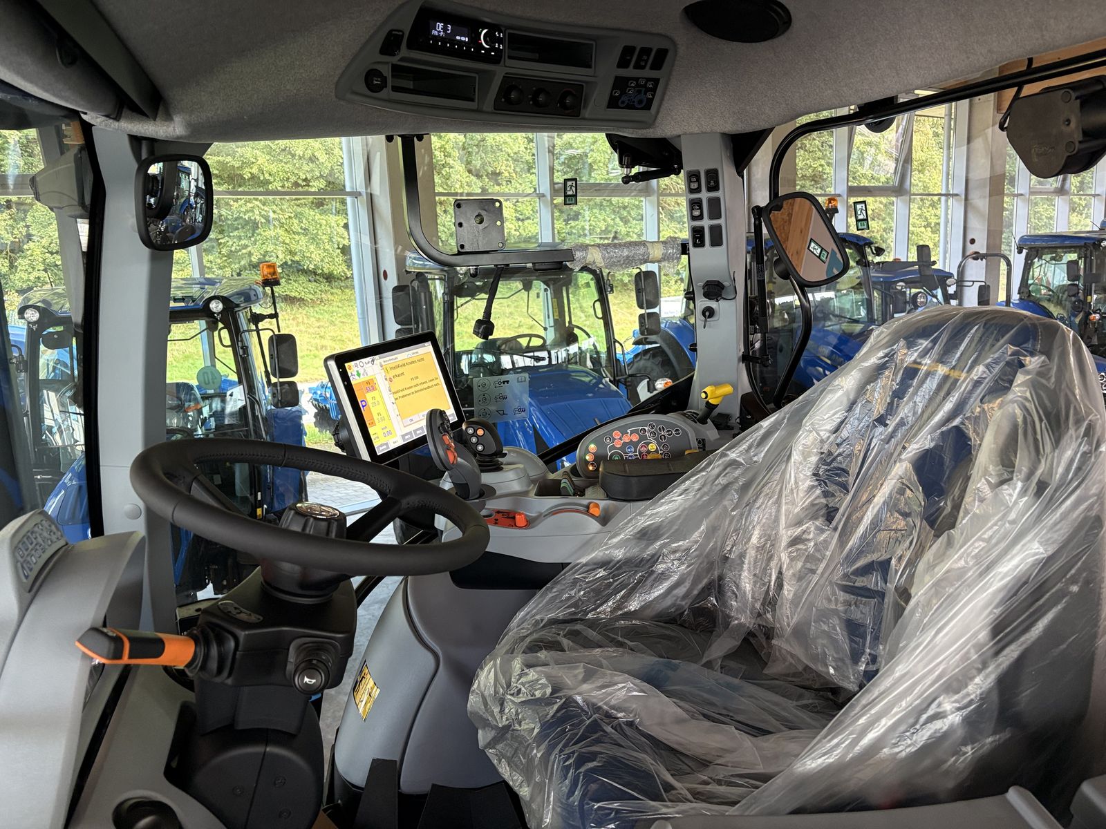 New Holland T6.180 Auto Command (Stage V) 2