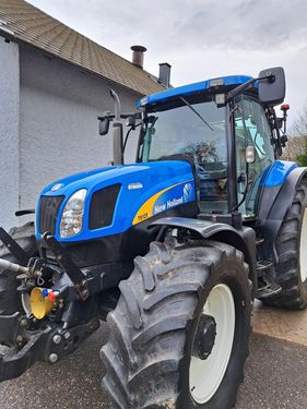 New Holland TS125A Plus 