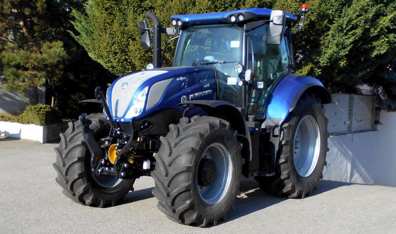 New Holland T6.180 Auto Command (Stage V) 1