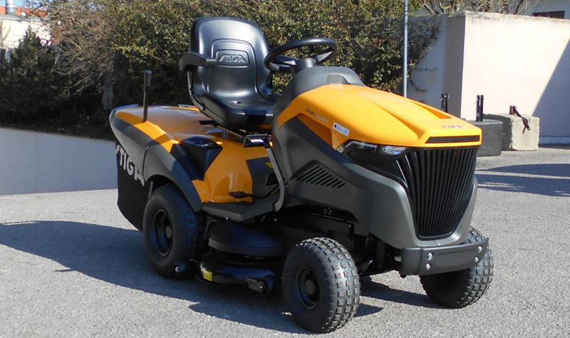 Stiga Estate 7102 W 3