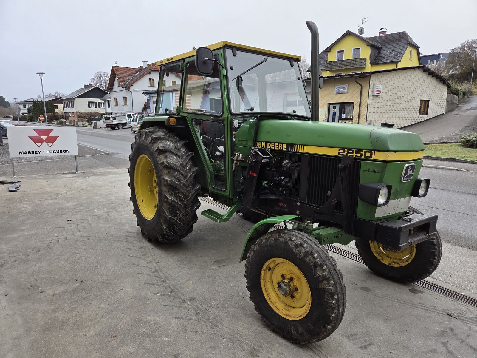 John Deere 2250 Standard 3