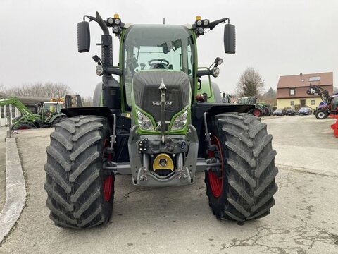 Fendt 724 VARIO S4 PROFI PLUS 3
