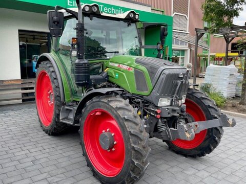 <strong>Fendt 211 Vario S3</strong><br />