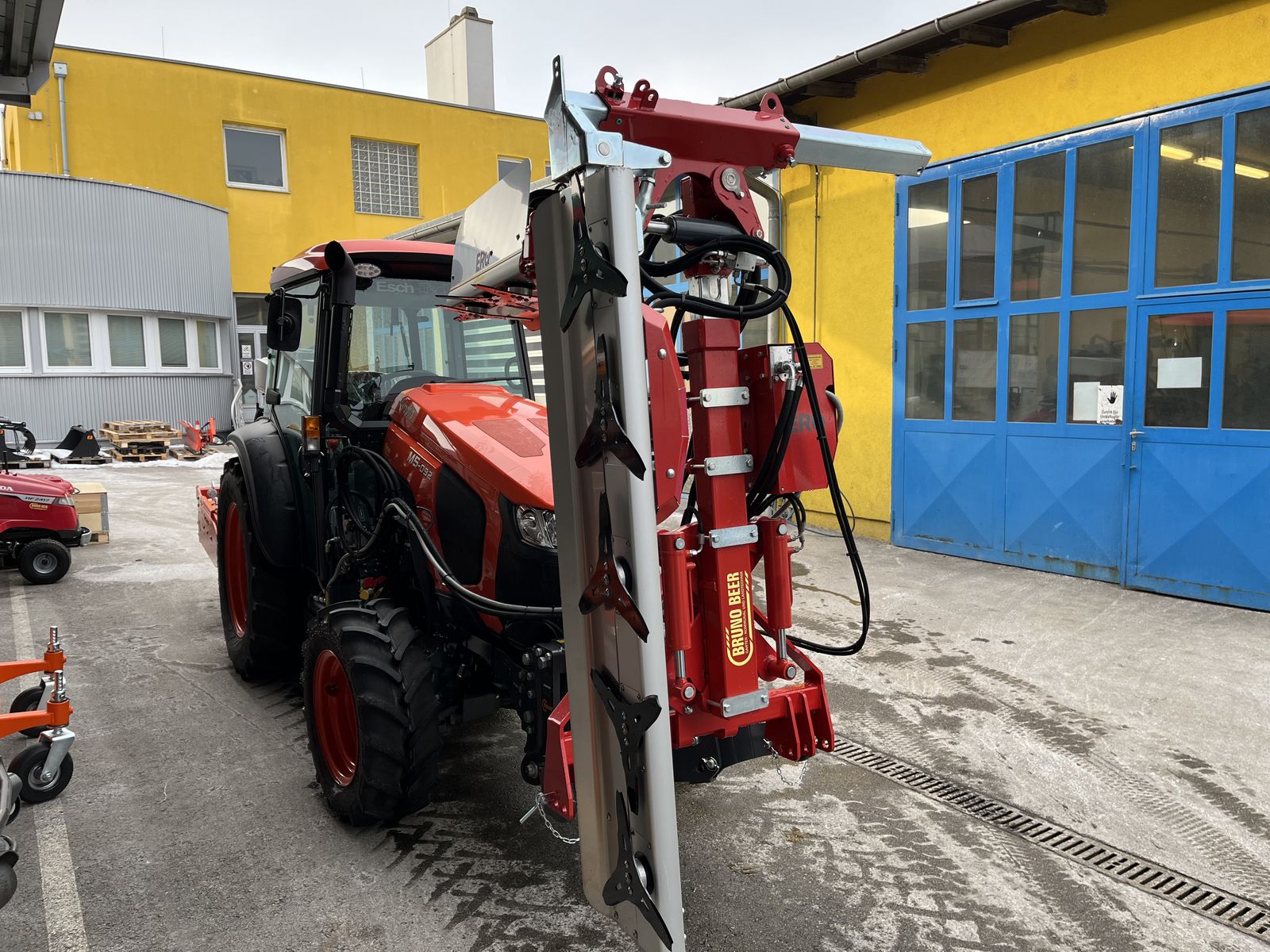 Kubota M5092 Narrow Cab 3