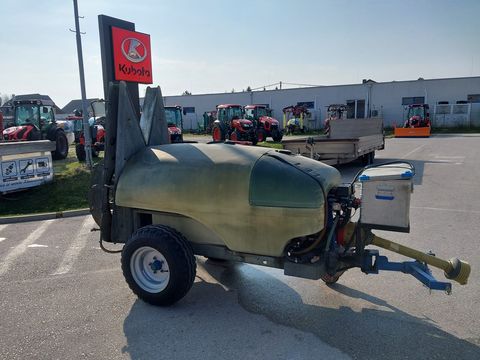 Osella ANHÄNGE-SPRÜHGERÄTE mit Sthendem Gebläse 1000 l