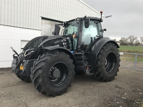 <strong>Valtra T215 DIRECT</strong><br />
