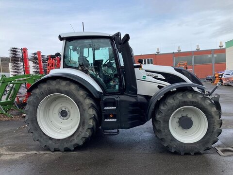 <strong>Valtra T255 V</strong><br />