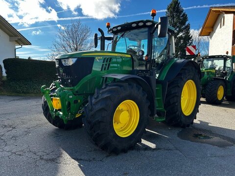 John Deere 6215R 2