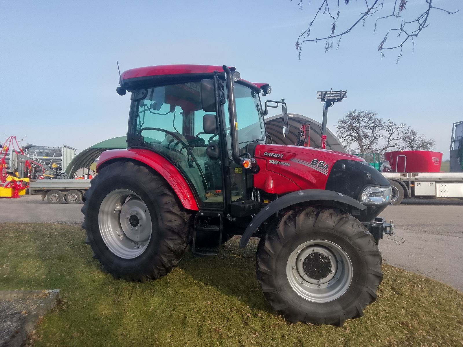 Case IH Farmall 65 A (Stage V) 2