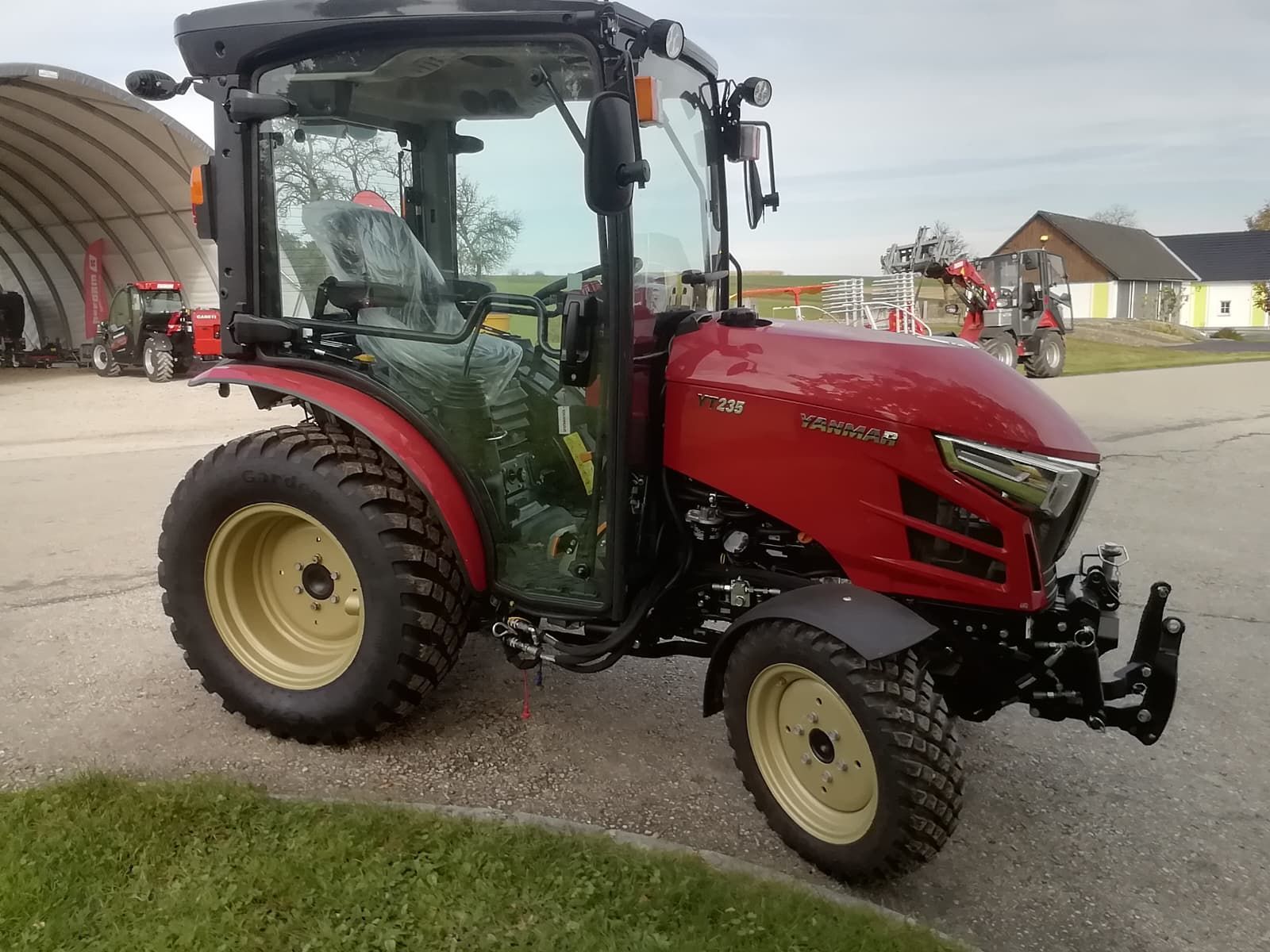 Yanmar YT235 mit Kabine 3