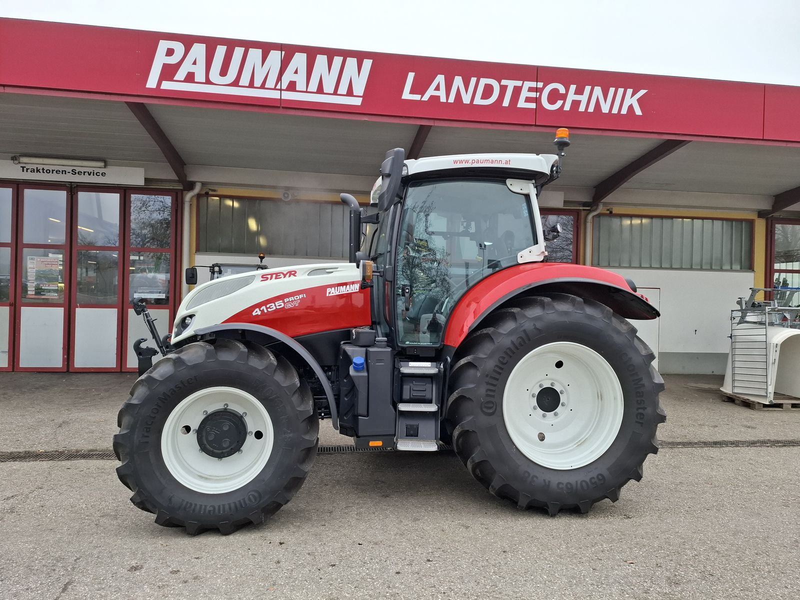 Steyr 4135 Profi CVT (Stage V) 1