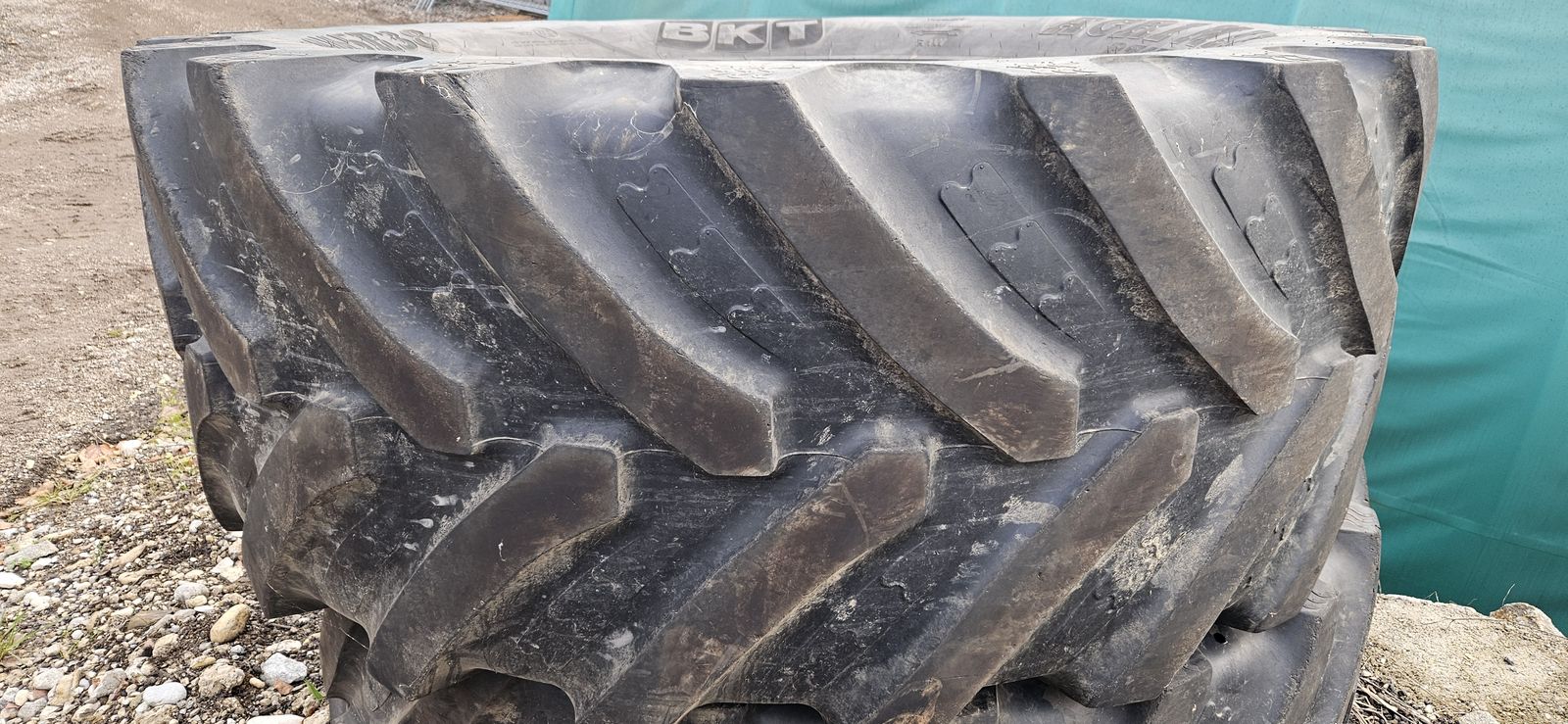BKT 2 Stück BKT 650/65R 28 AGRI MAX RT 657 gebraucht 2