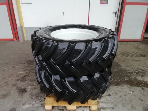 Mitas 600/65R38 und 480/65R28 Steyr PROFI 