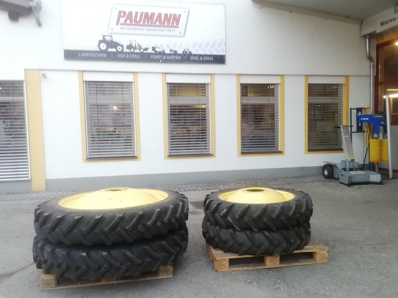 Pflegeräder zu John Deere 5080R 5090R 5100R 2