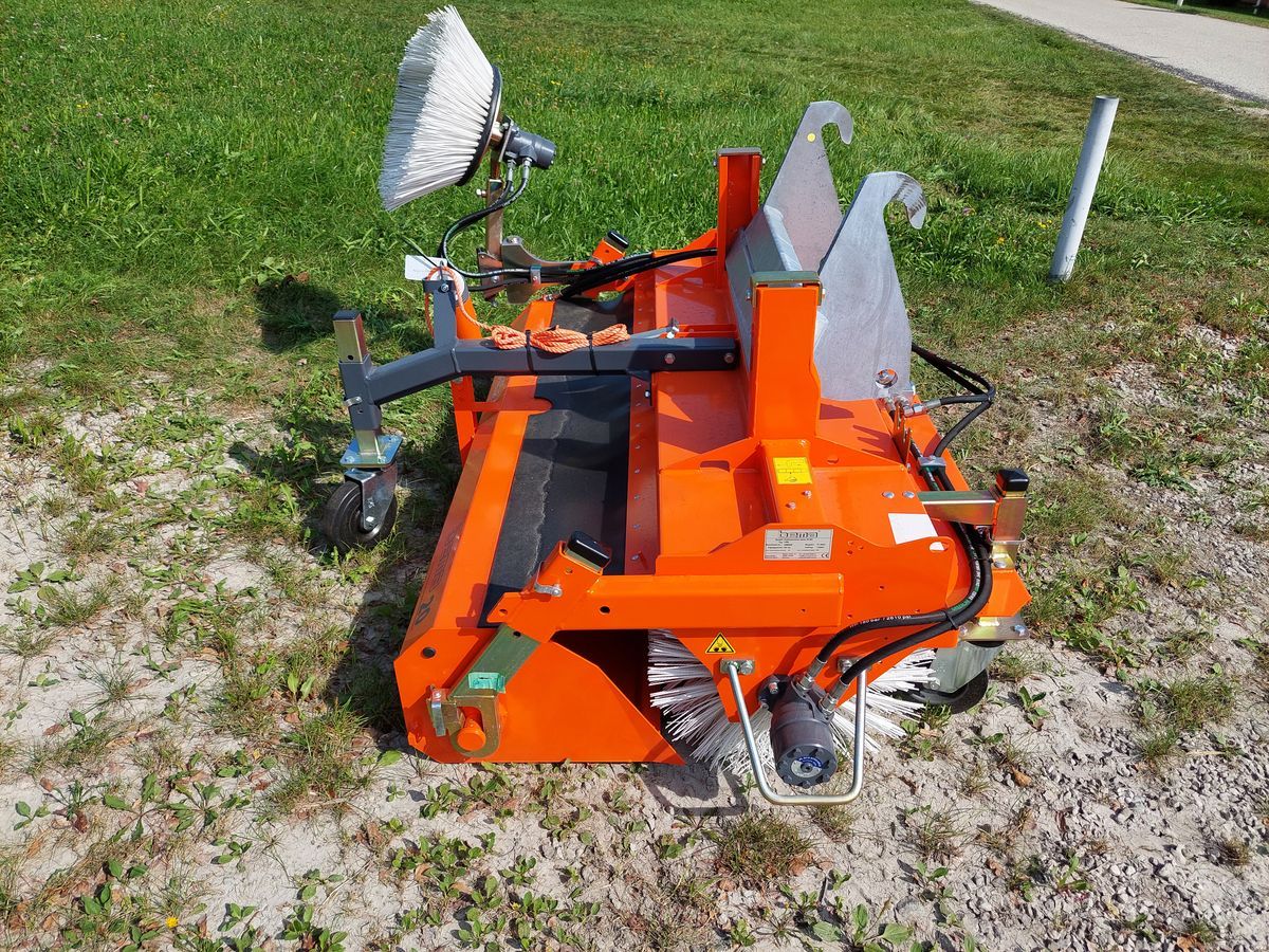 Bema 20 Typ 1550 Aktionskehrmaschine mit Seitenbesen 3