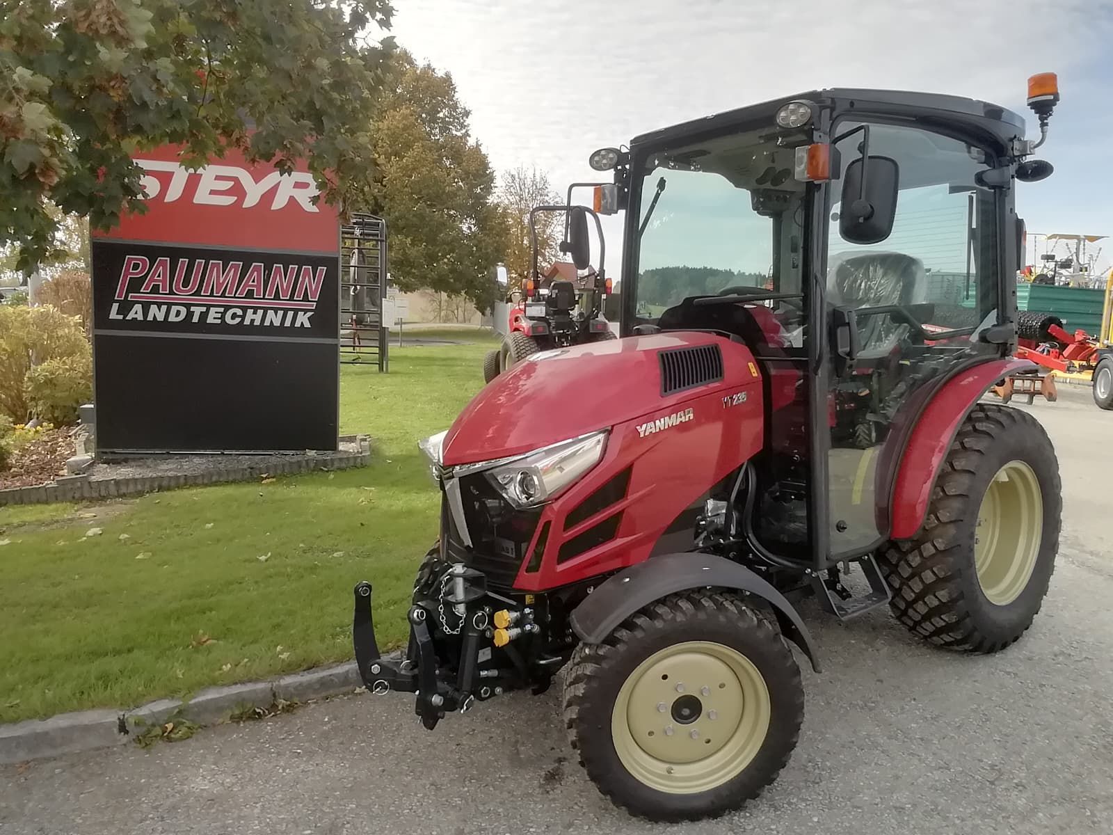 Yanmar YT235 mit Kabine