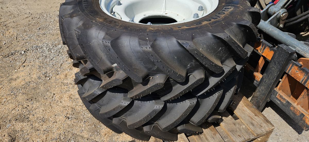 Michelin 2Stk Vorderrad Steyr Kompakt 320/70 R24