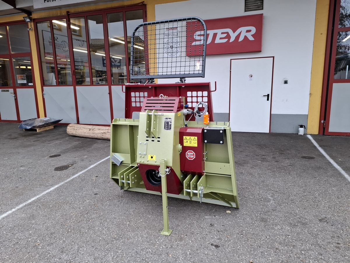 Holzknecht HS 550