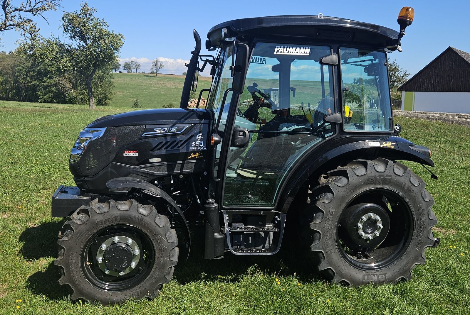 Solis Solis 50 Panther mit Kabine und Klima