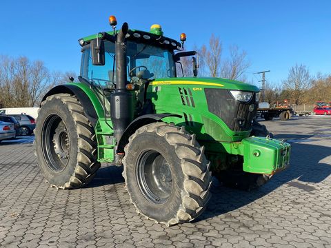 John Deere 6215R