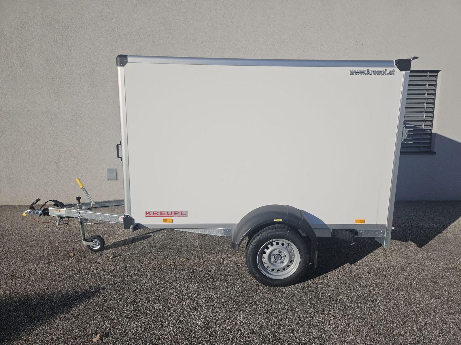 Humbaur Kofferanhänger HK 132515-15P ÜFW mit Zubehör! 2