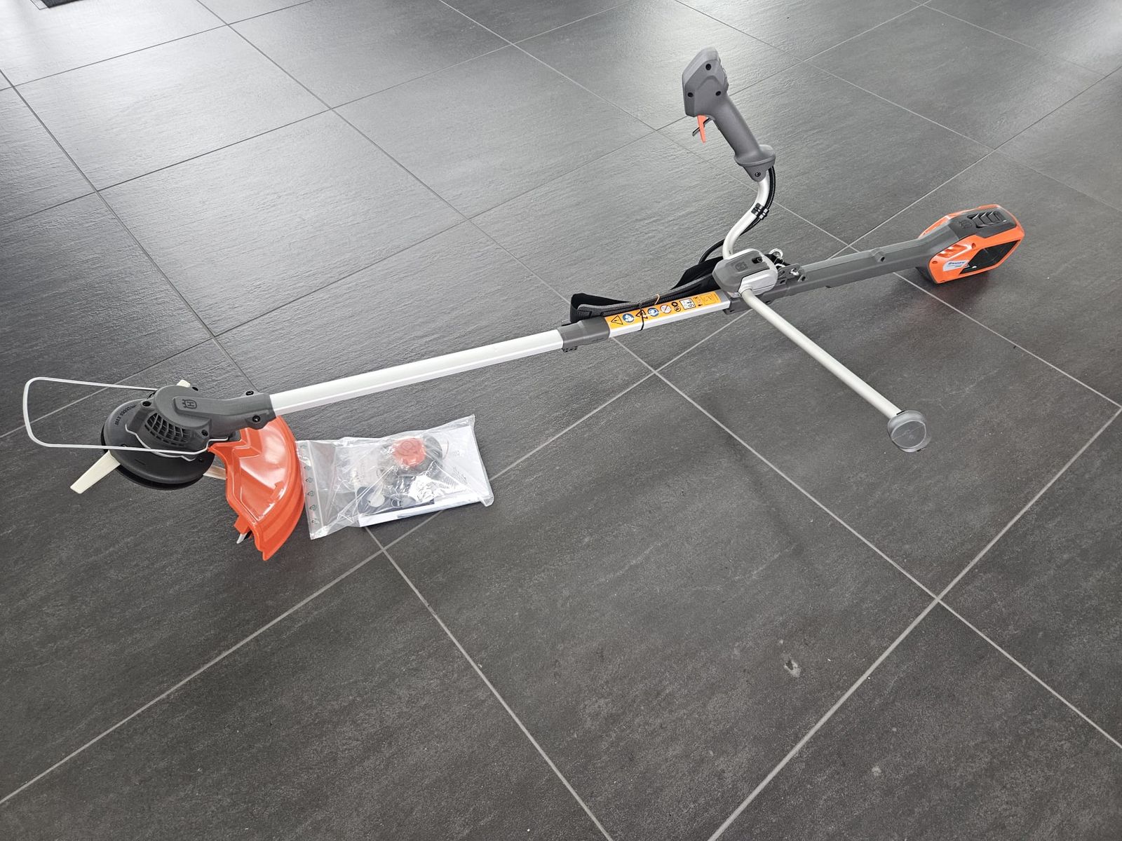 Husqvarna Akku-Trimmer 220iR AKTION auf Lagermodell!! 3