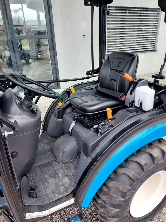LS Traktor XJ 25 HST mit Zubehör!! - Front hydraulic equipment