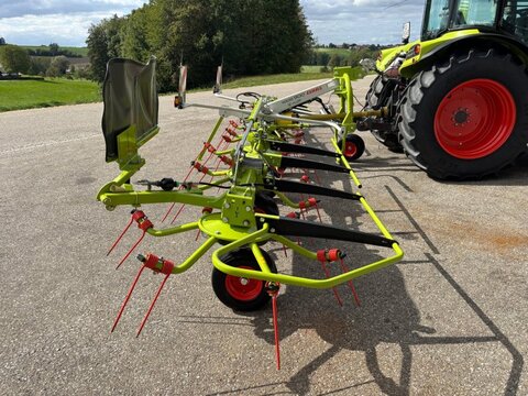 CLAAS Volto 900