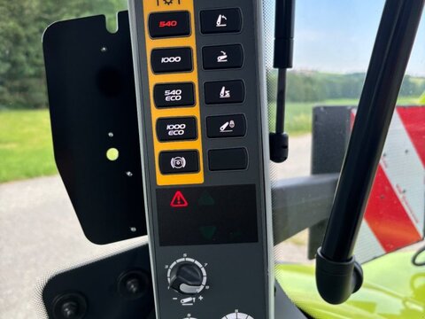 CLAAS ARION 660