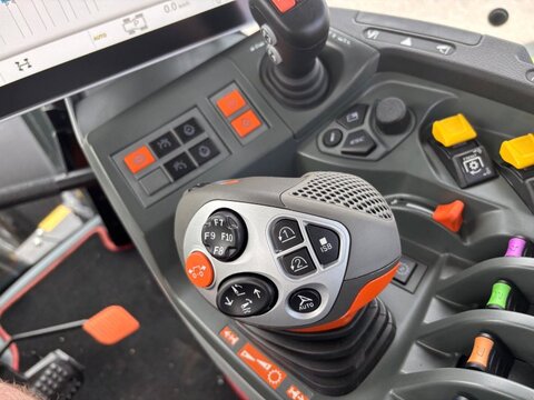 CLAAS ARION 660