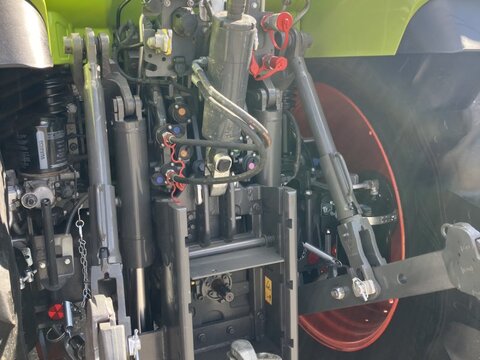 CLAAS ARION 660 CMATIC CEBIS