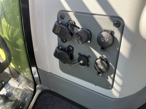 CLAAS ARION 660 CMATIC CEBIS