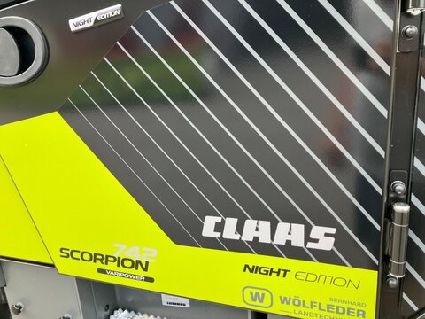 CLAAS Scorpion 742