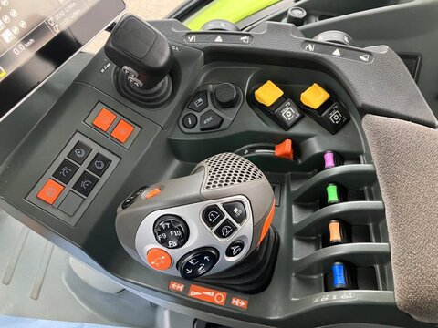 CLAAS Arion 550 CEBIS