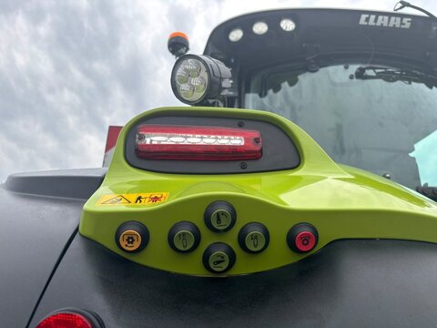 CLAAS Axion 870
