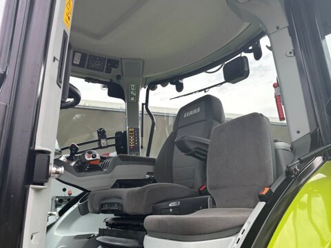 CLAAS Axion 870
