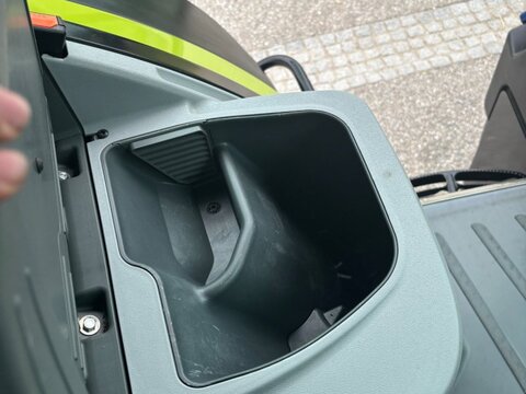 CLAAS Axion 870