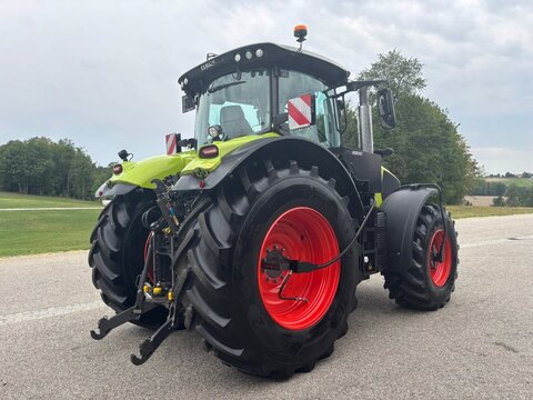 CLAAS Axion 870