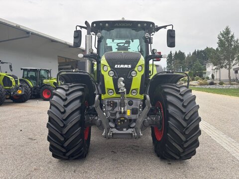 CLAAS Axion 870