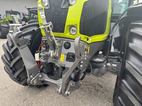 CLAAS Axion 870