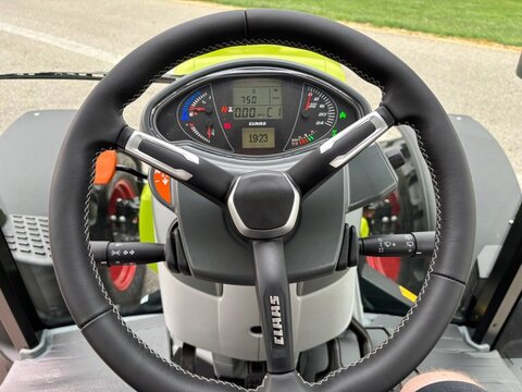 CLAAS Arion 420