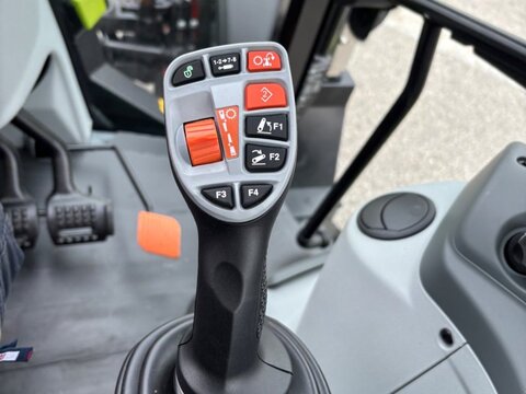 CLAAS Arion 420