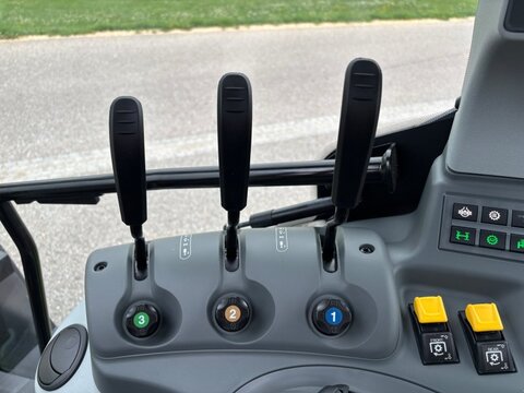 CLAAS Arion 420