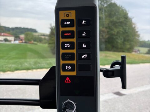 CLAAS Arion 420