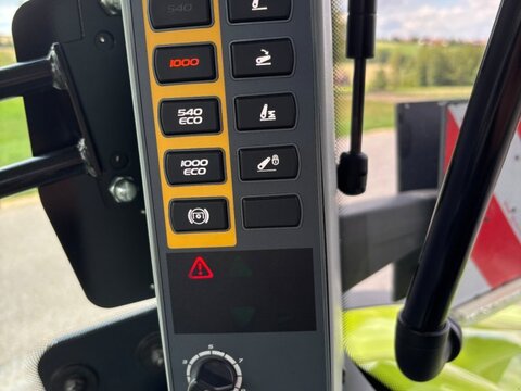 CLAAS Axion 850