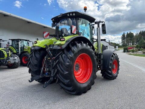 CLAAS Axion 850