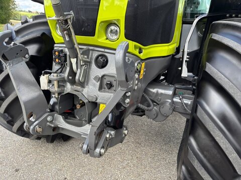CLAAS Axion 850