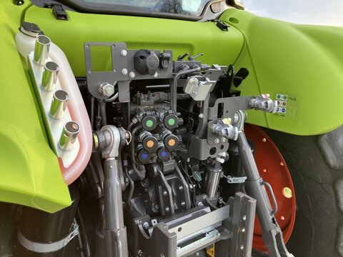 CLAAS Arion 410