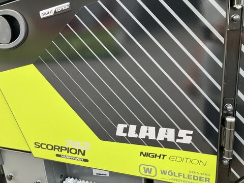 CLAAS Scorpion 742