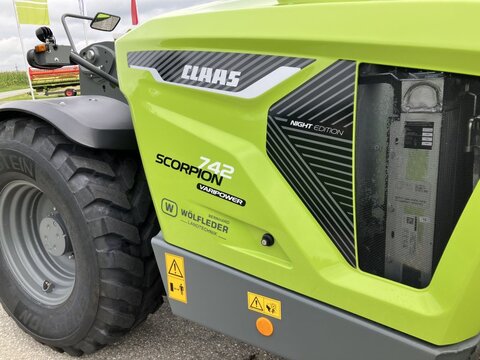 CLAAS Scorpion 742